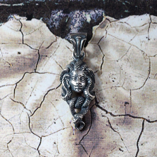 Guardia - Medusa Pendant S 2