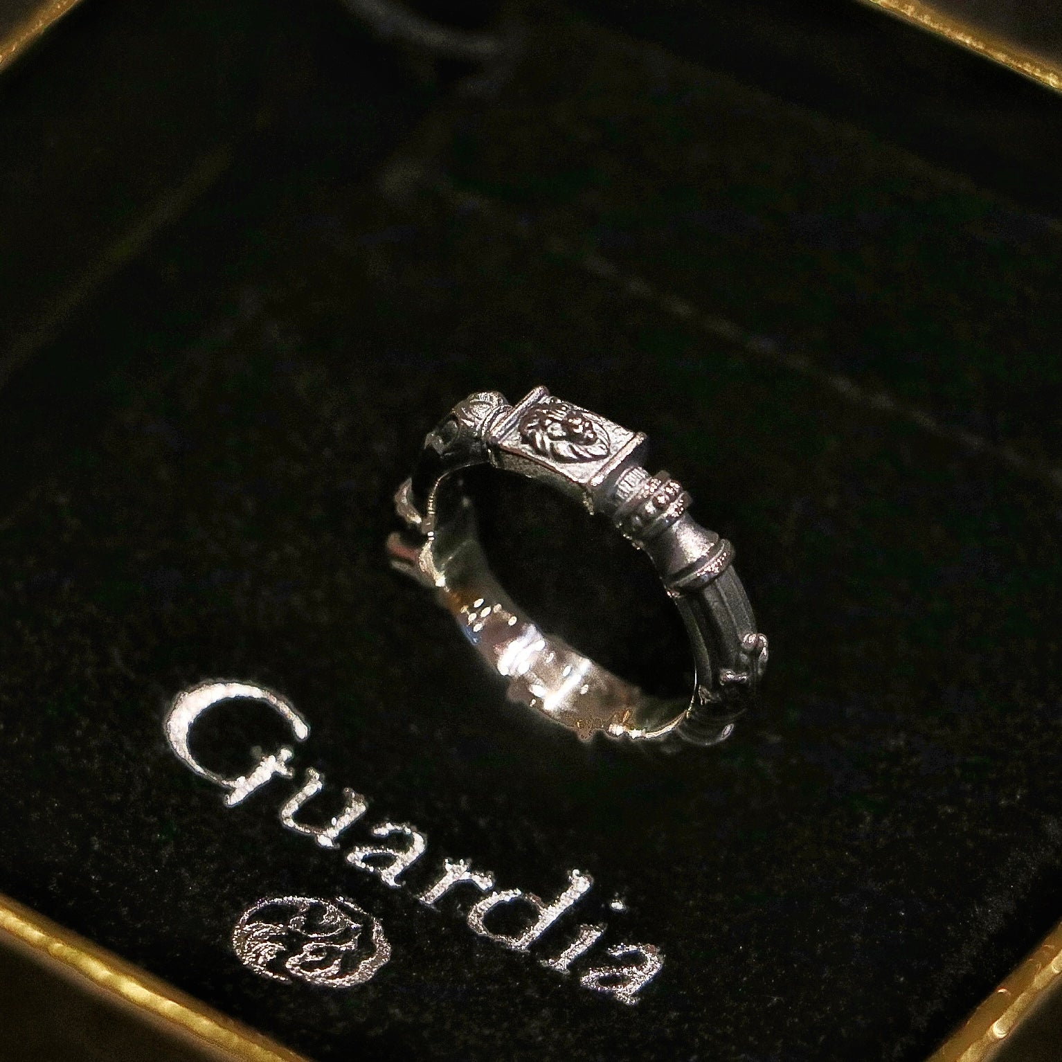 Guardia Ancient Column Ring 2