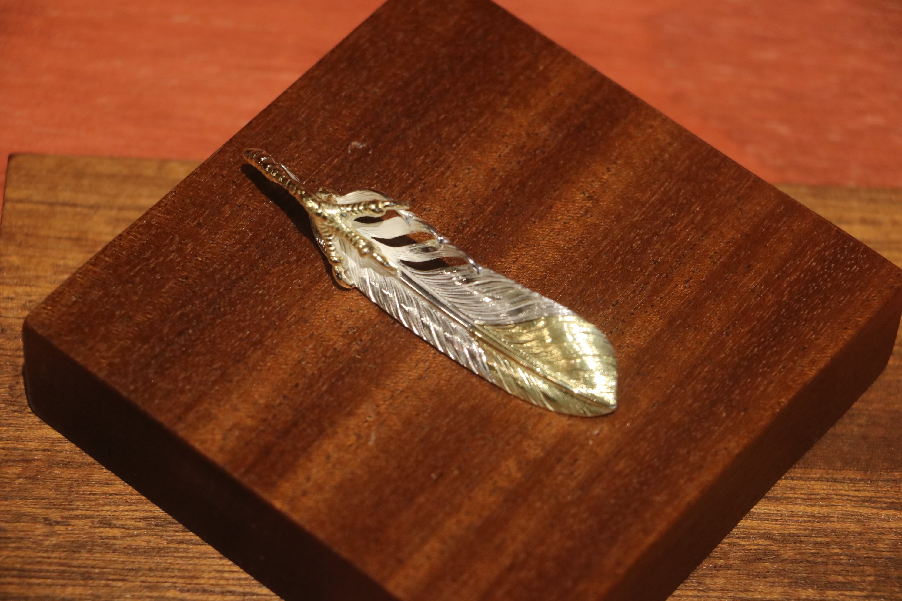 Albatory 18K Gold Claw Tip Gold Feather Pendant L