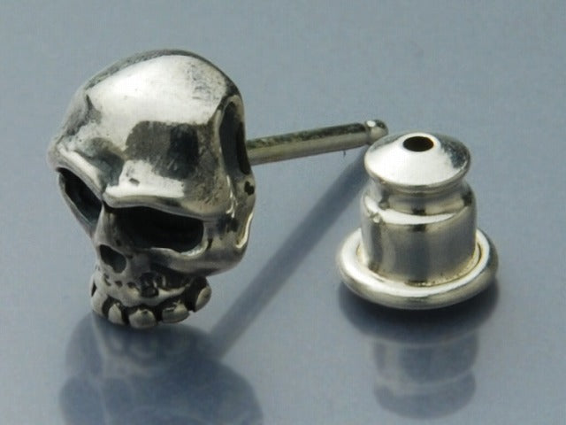straight skull piercing