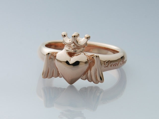Deal Design Angel Crown Ring