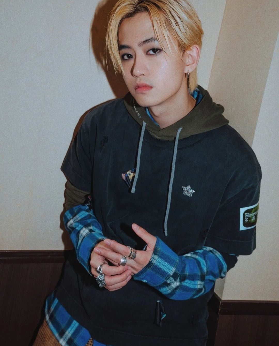Lewis.z wearing Deal Design silver signet ring