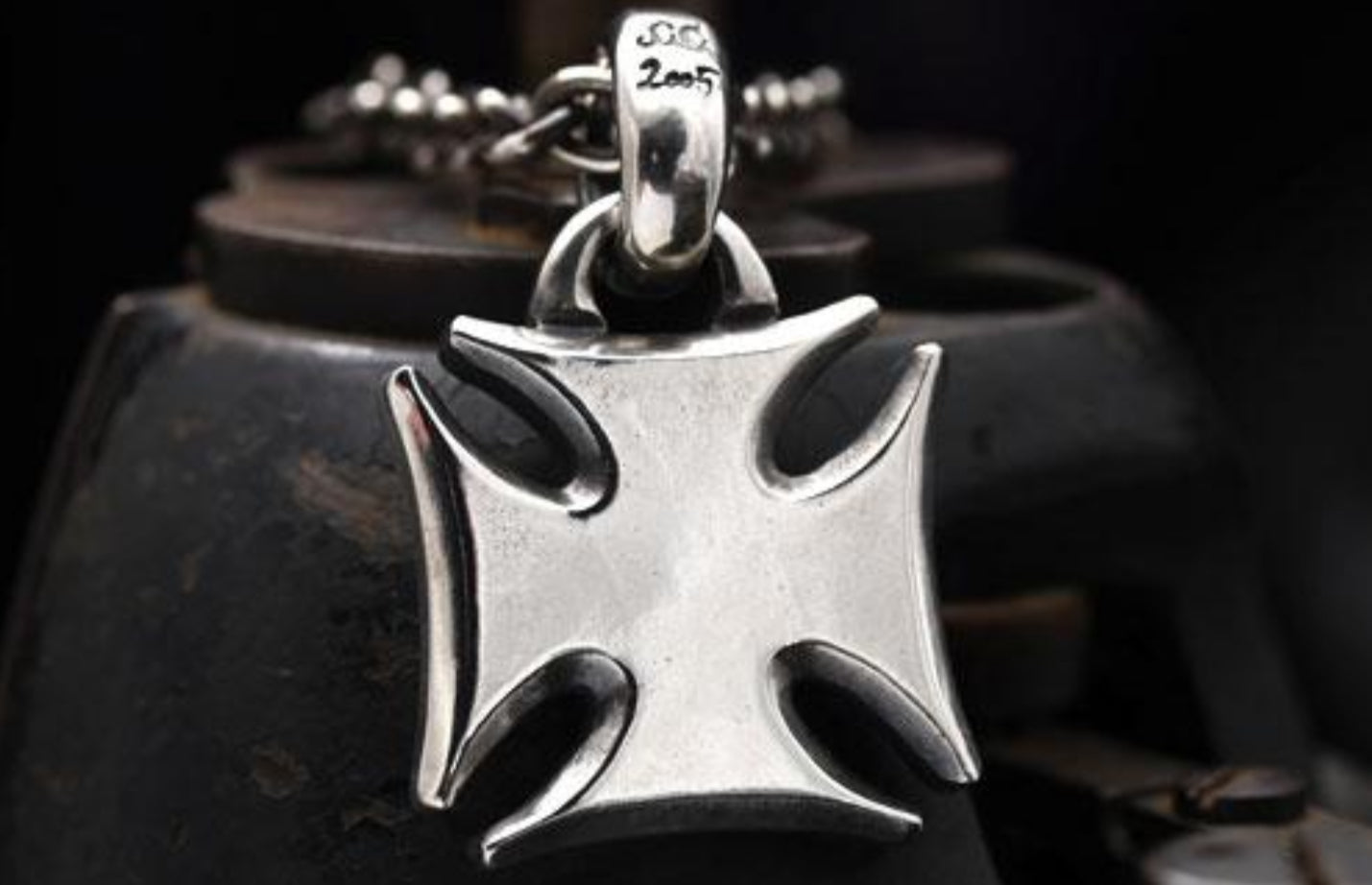 Mad Cult - Cold Cross Pendant XL 1