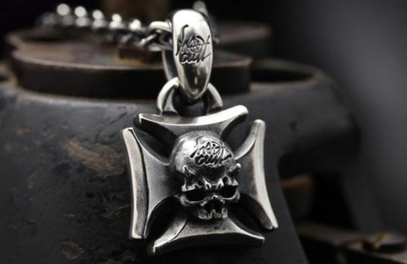 Mad Cult - Cold Cross in Devil Pendant 1