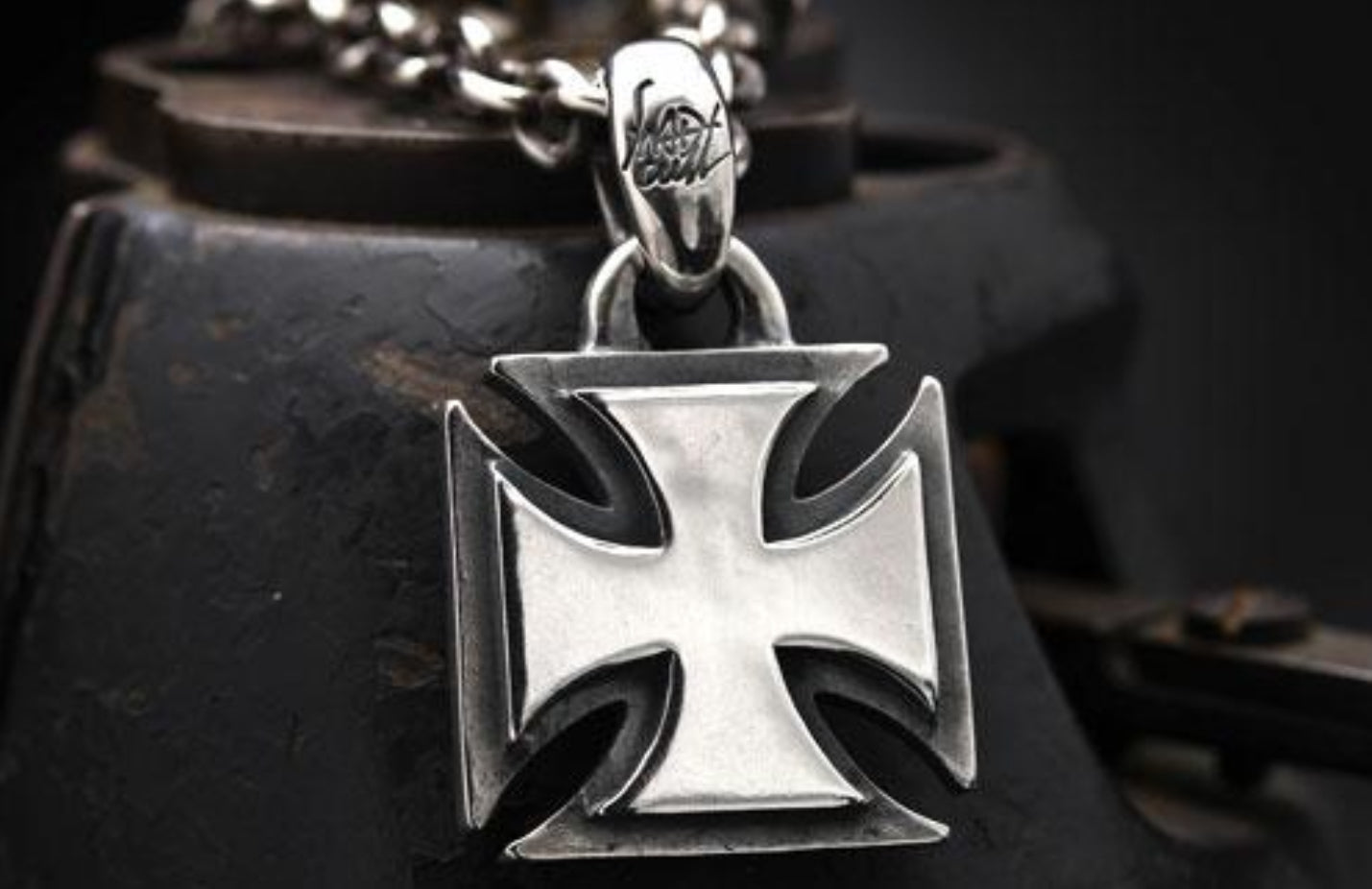 Mad Cult - E Cut Iron Cross Pendant L 1