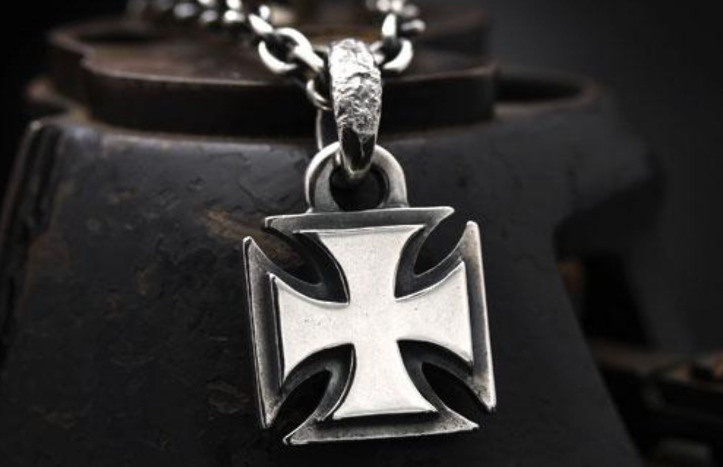 Mad Cult - E Cut Iron Cross Pendant M 1