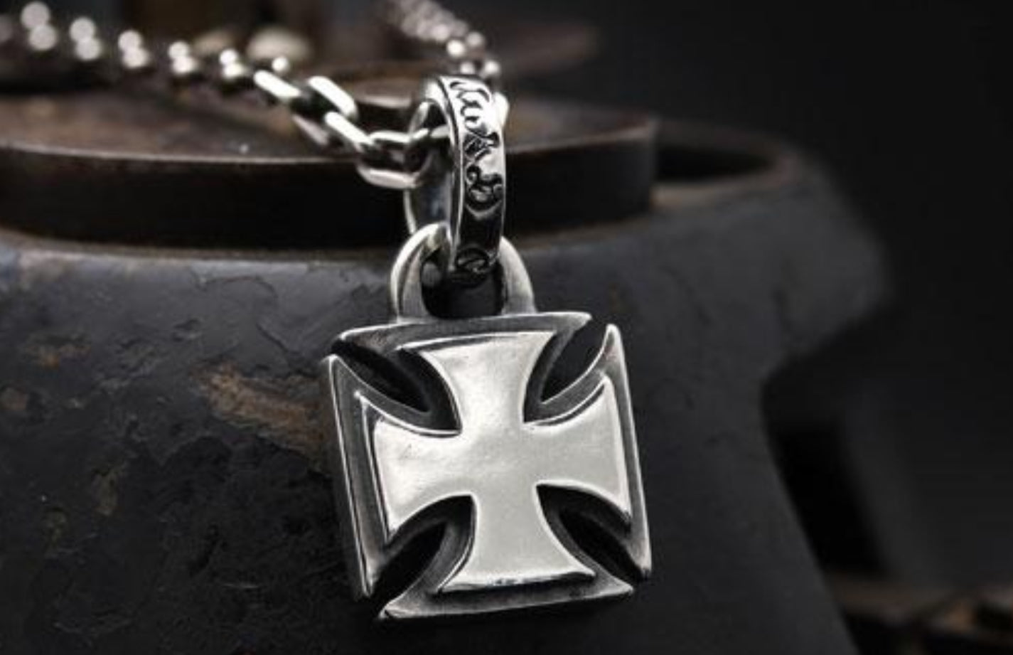 Mad Cult - E Cut Iron Cross Pendant S 1