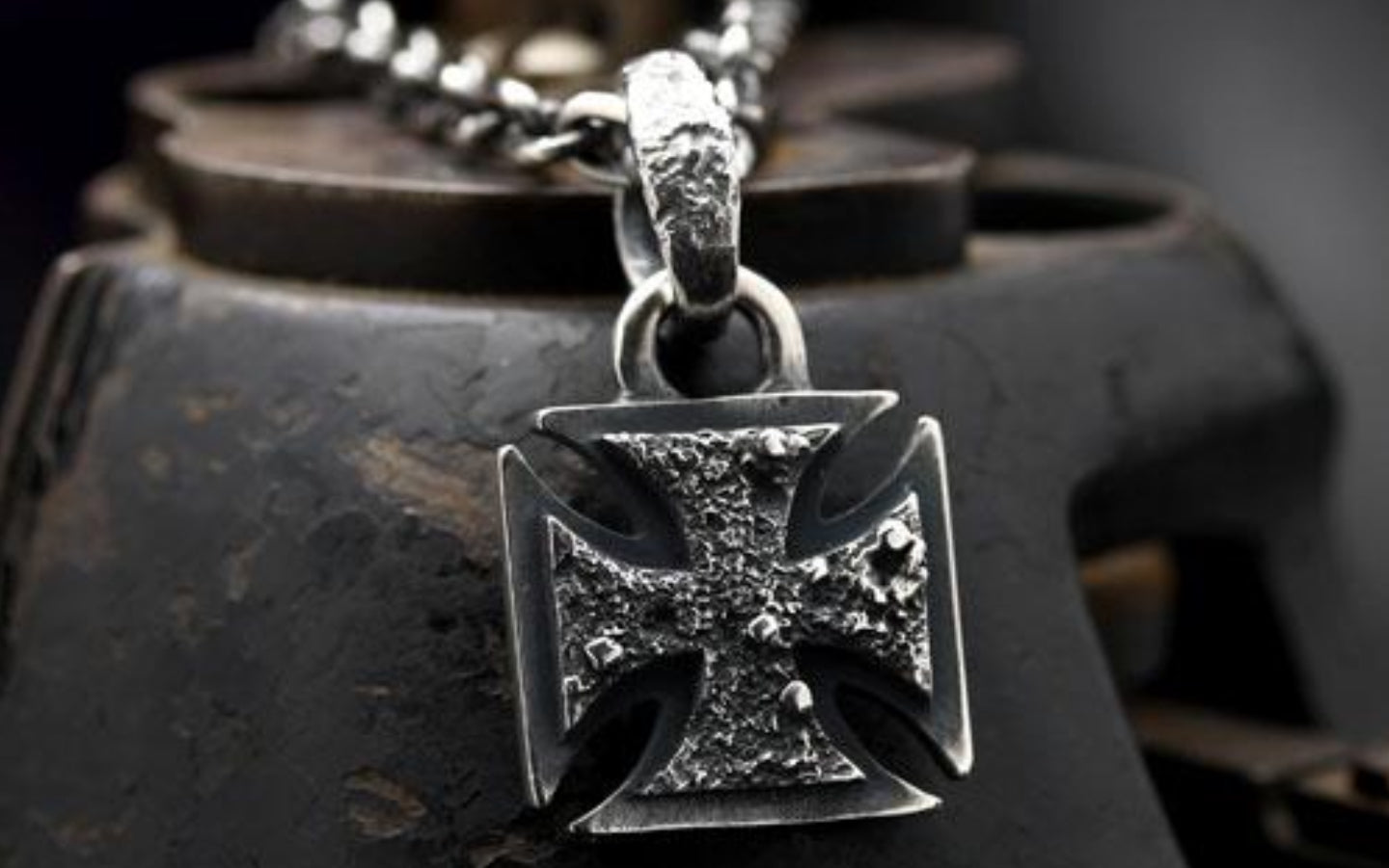 Mad Cult - Rusty Iron Cross Pendant M 1