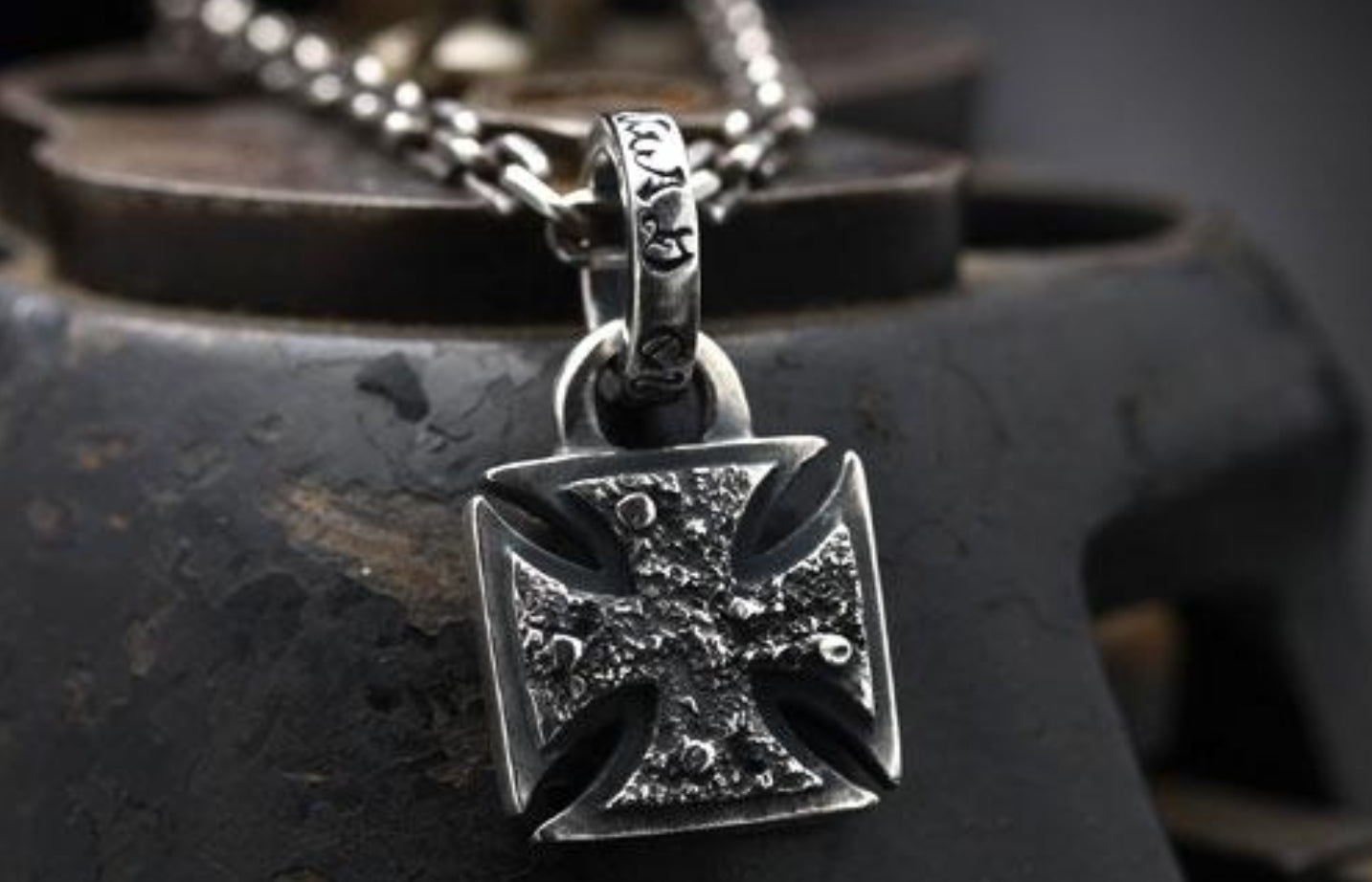 Mad Cult - Rusty Iron Cross Pendant S 1