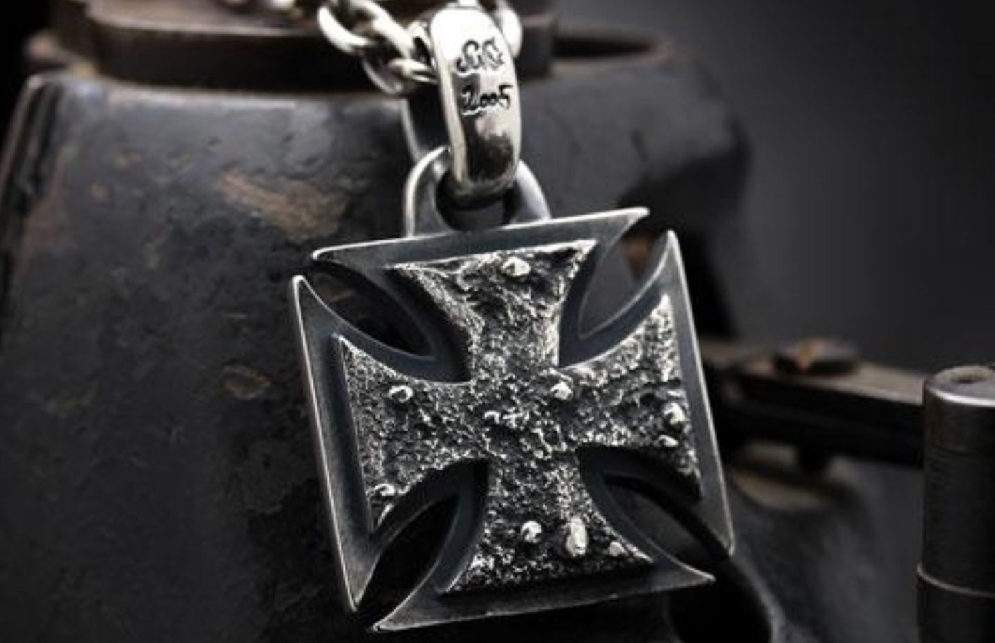 Mad Cult - Rusty Iron Cross Pendant XL 1