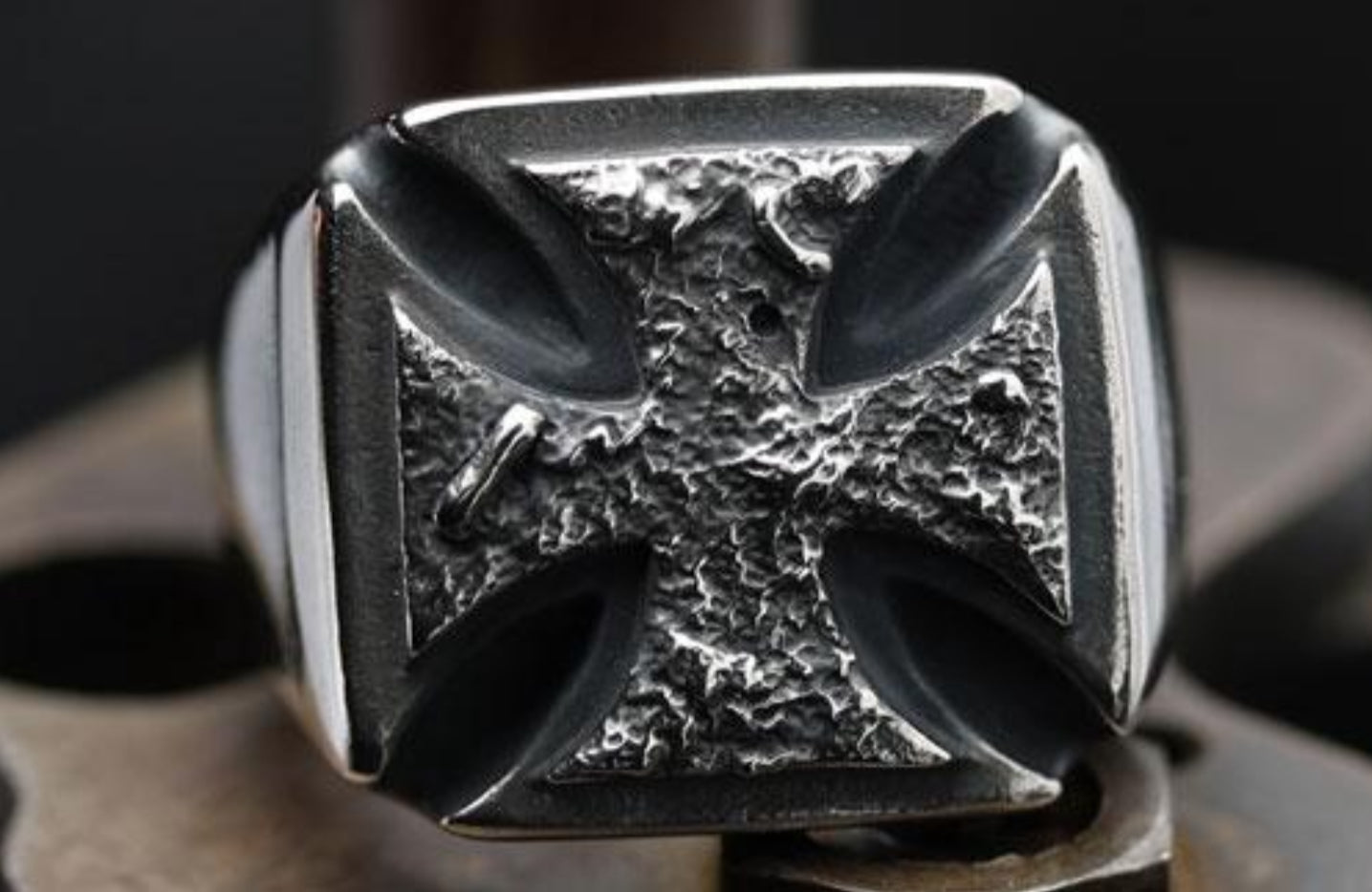 Mad Cult - Rusty Iron Cross Ring 1