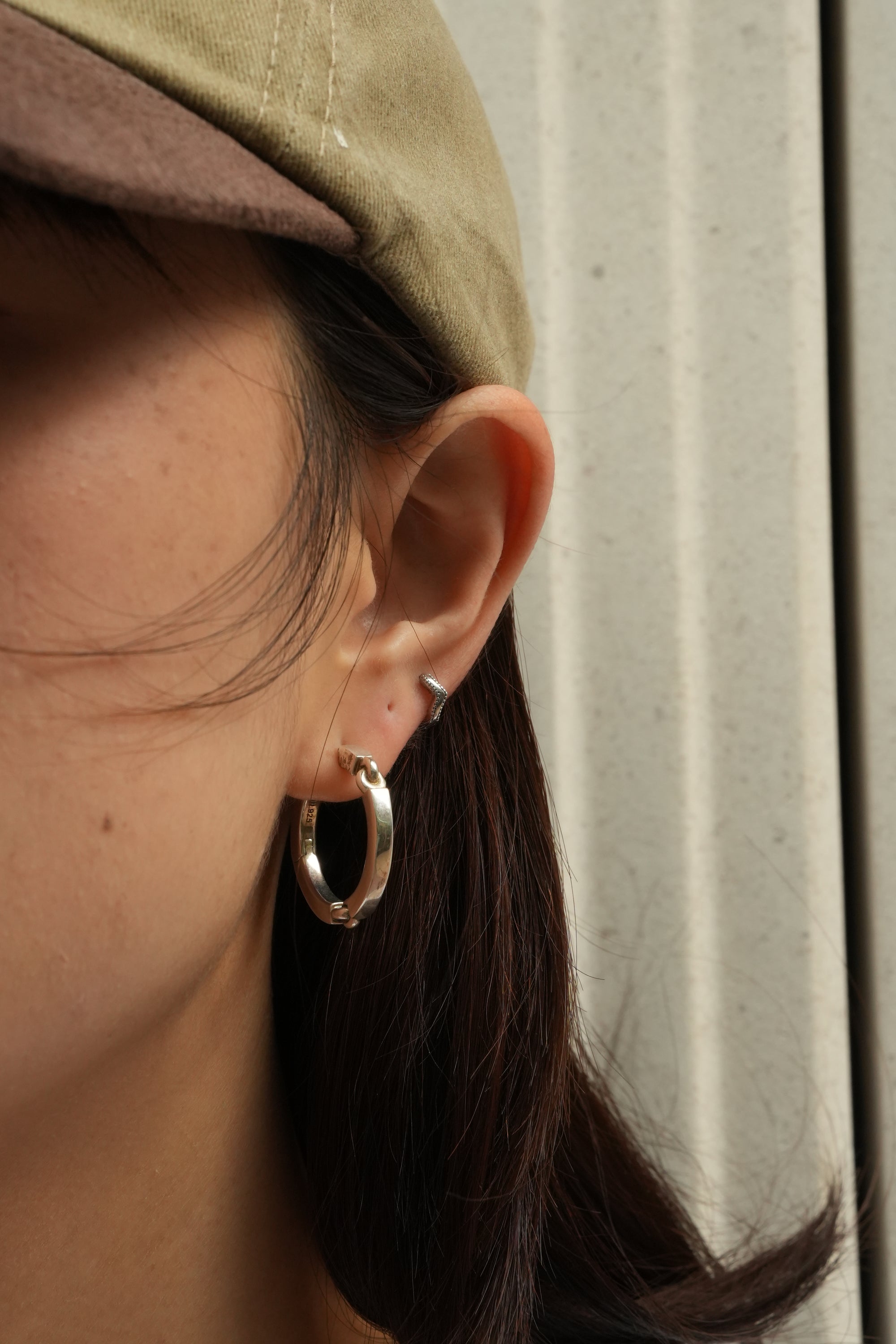 Maor_Aphelion_Single_Earring_Large_scale_Sterling_silver_Plain_3