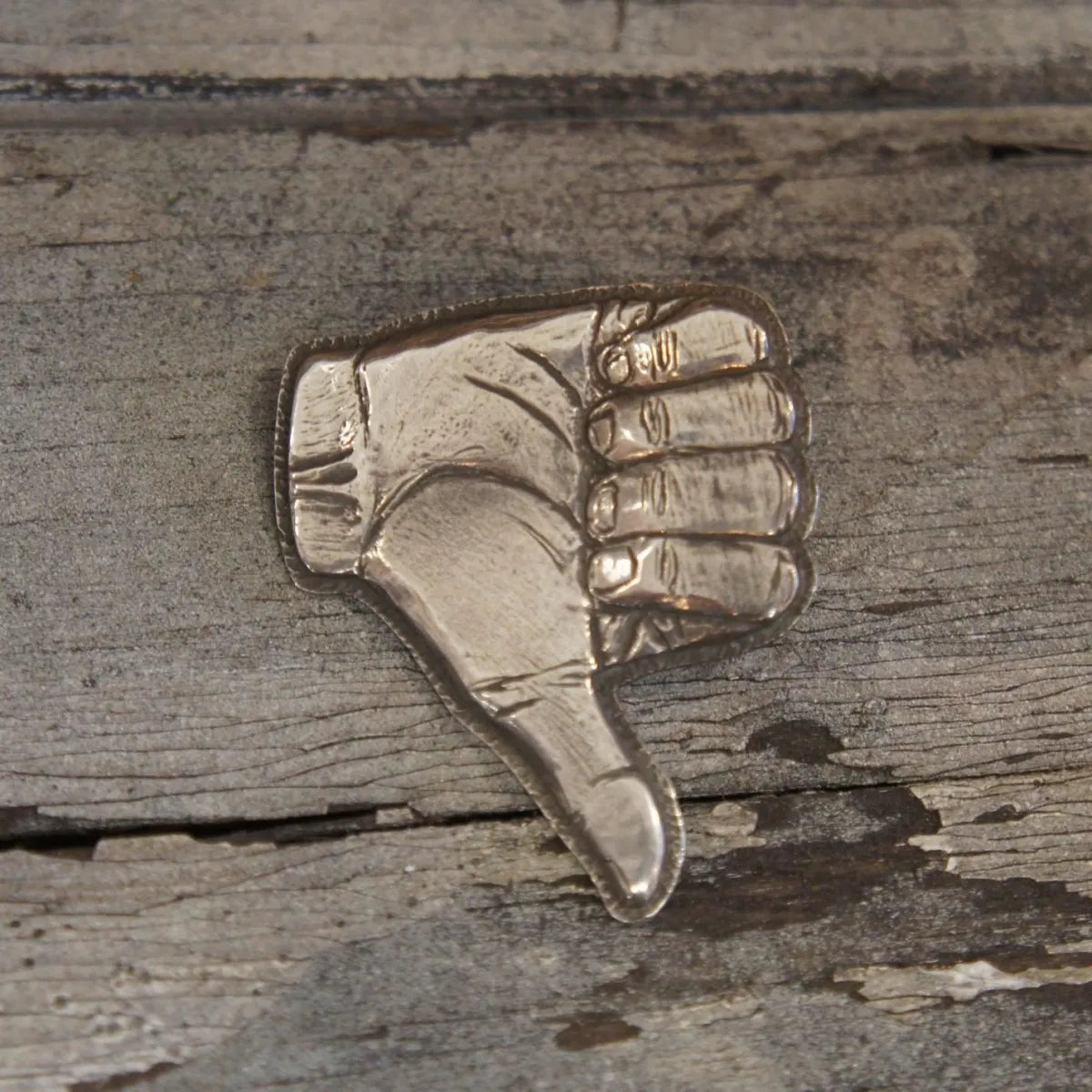 ROAD Hand Sign Top E 1