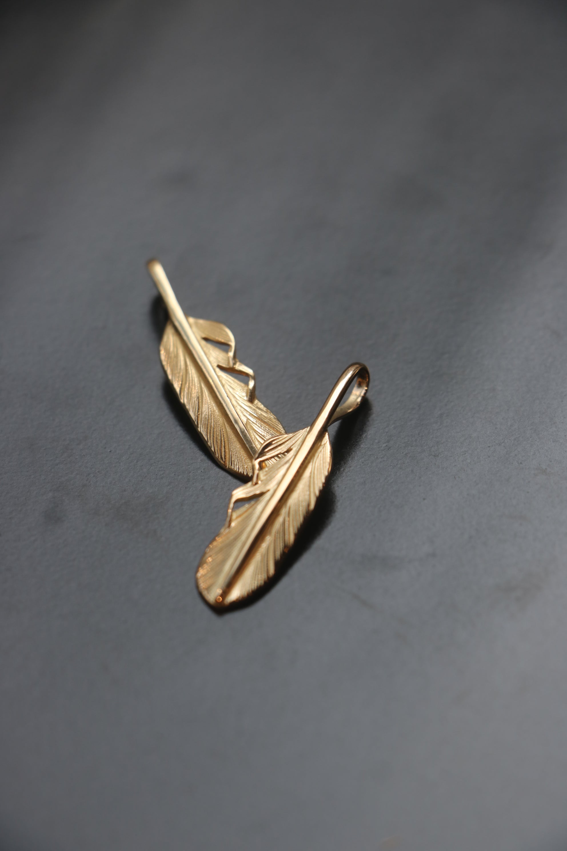 高瀬豪太 Sunshine Studio - 18K 全金羽毛吊墜XS_1