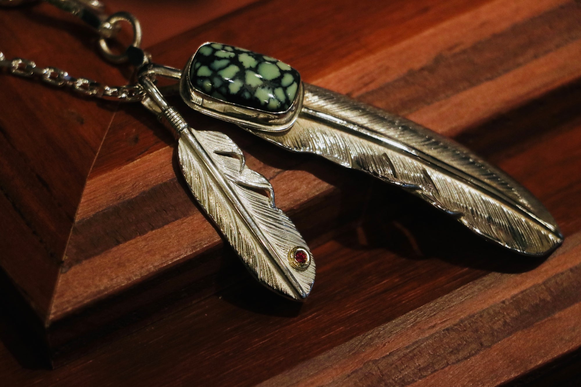 高瀬豪太 Sunshine Studio - 純銀金托紅寶石羽毛吊墜S_2