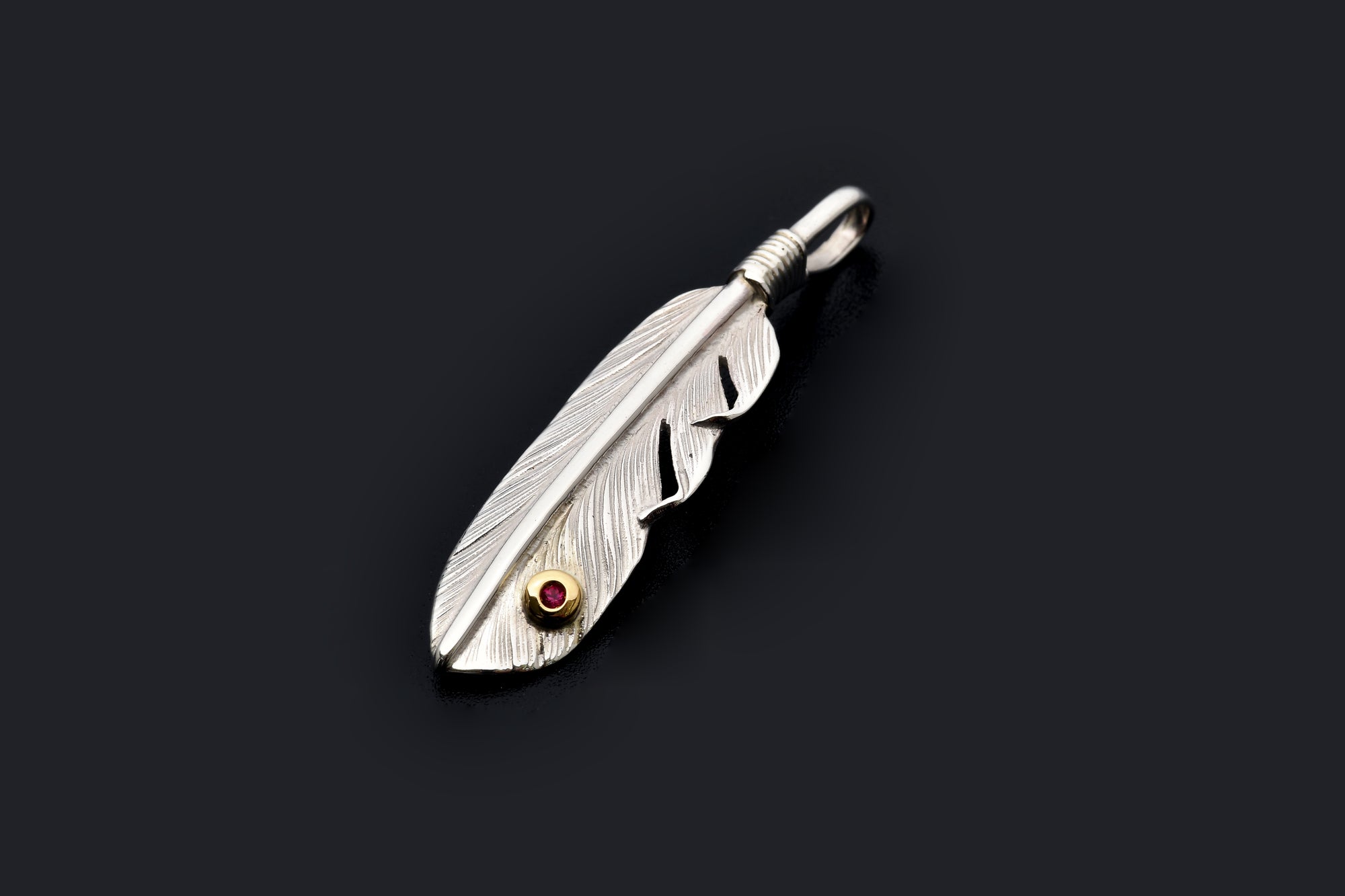 高瀬豪太 Sunshine Studio - 純銀金托紅寶石羽毛吊墜S_左向_1