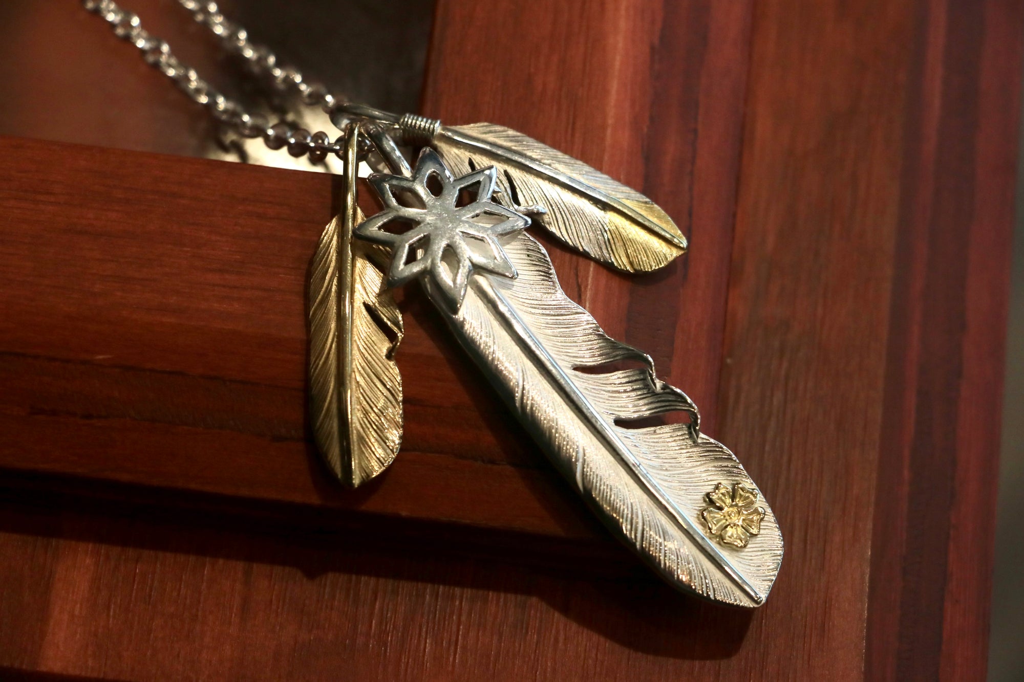 高瀨豪太 Sunshine Studio - 上銀Morning Star 18k 點金花純銀羽毛吊墜L_1