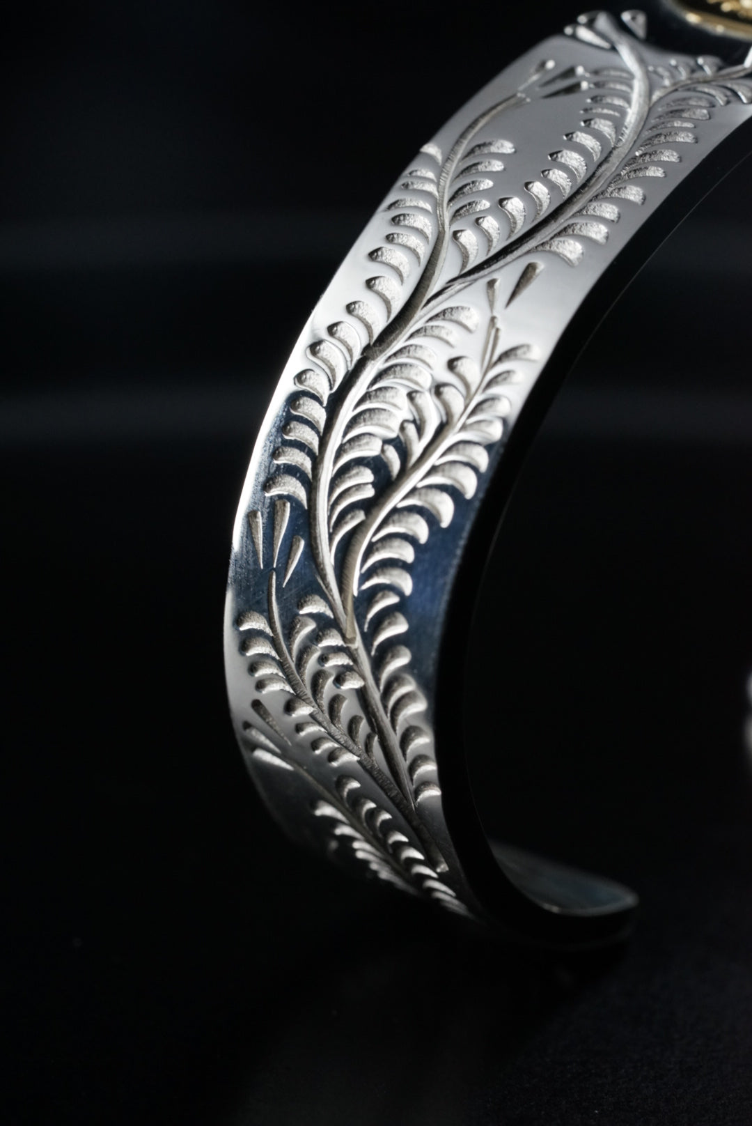 高瀬豪太 Sunshine Studio - 12mm 18K Gold Point Arabesque Bangle_3
