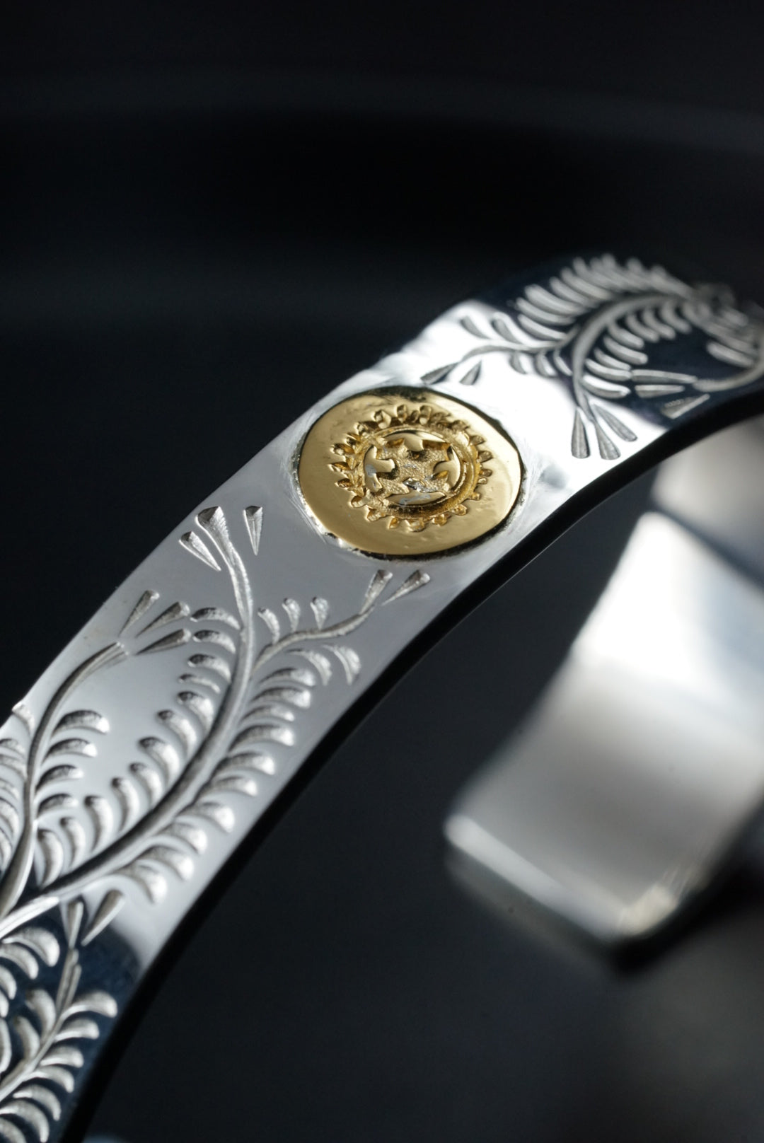 高瀬豪太 Sunshine Studio - 12mm 18K Gold Point Arabesque Bangle_5
