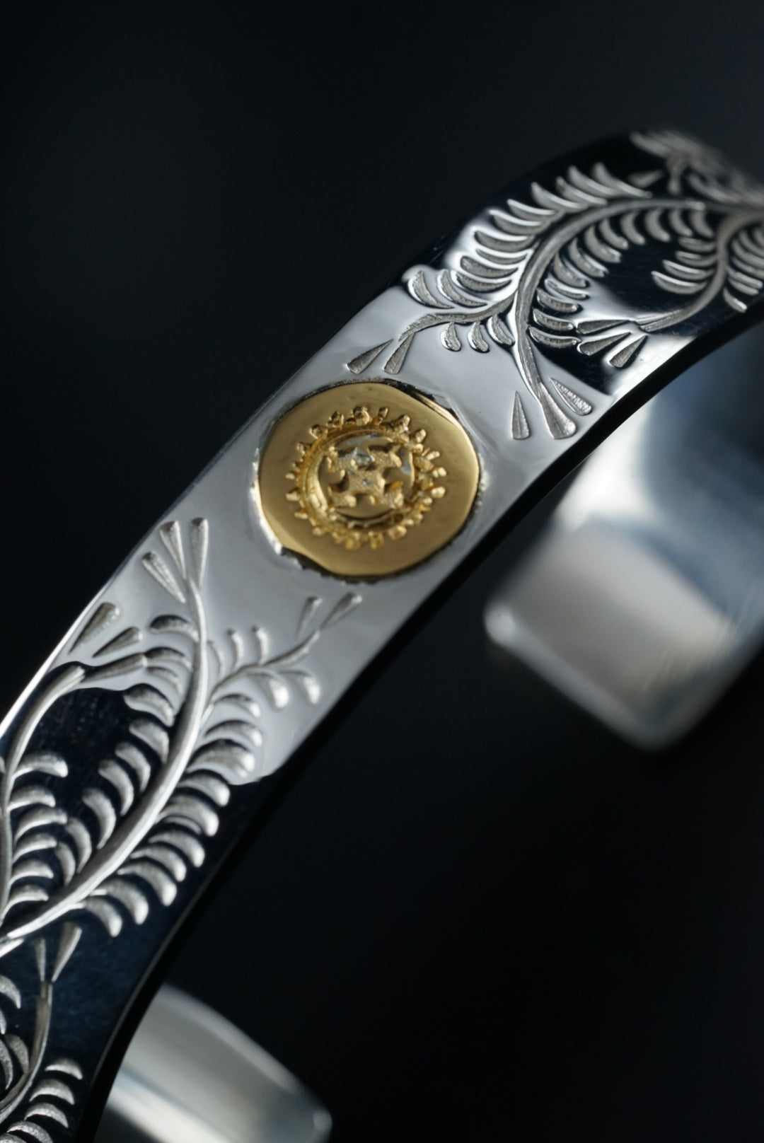 高瀬豪太 Sunshine Studio - 12mm 18K Gold Point Arabesque Bangle_6