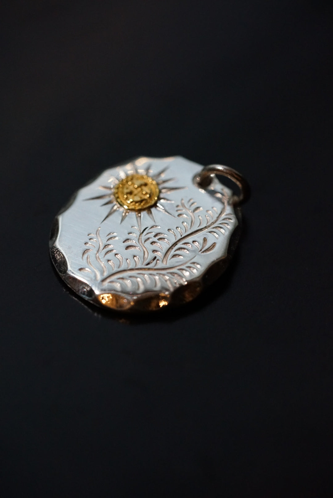 高瀬豪太 Sunshine Studio - Arabesque 24K Hallmark Metal Top_4