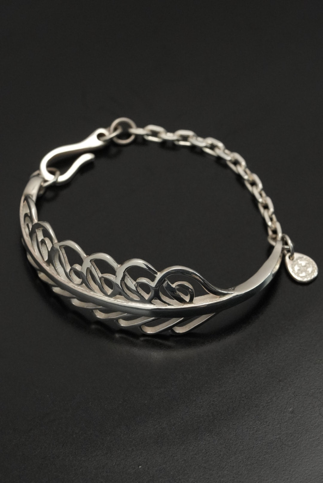 Sunshine studio - Silver Arabesque Feather Bracelet 1