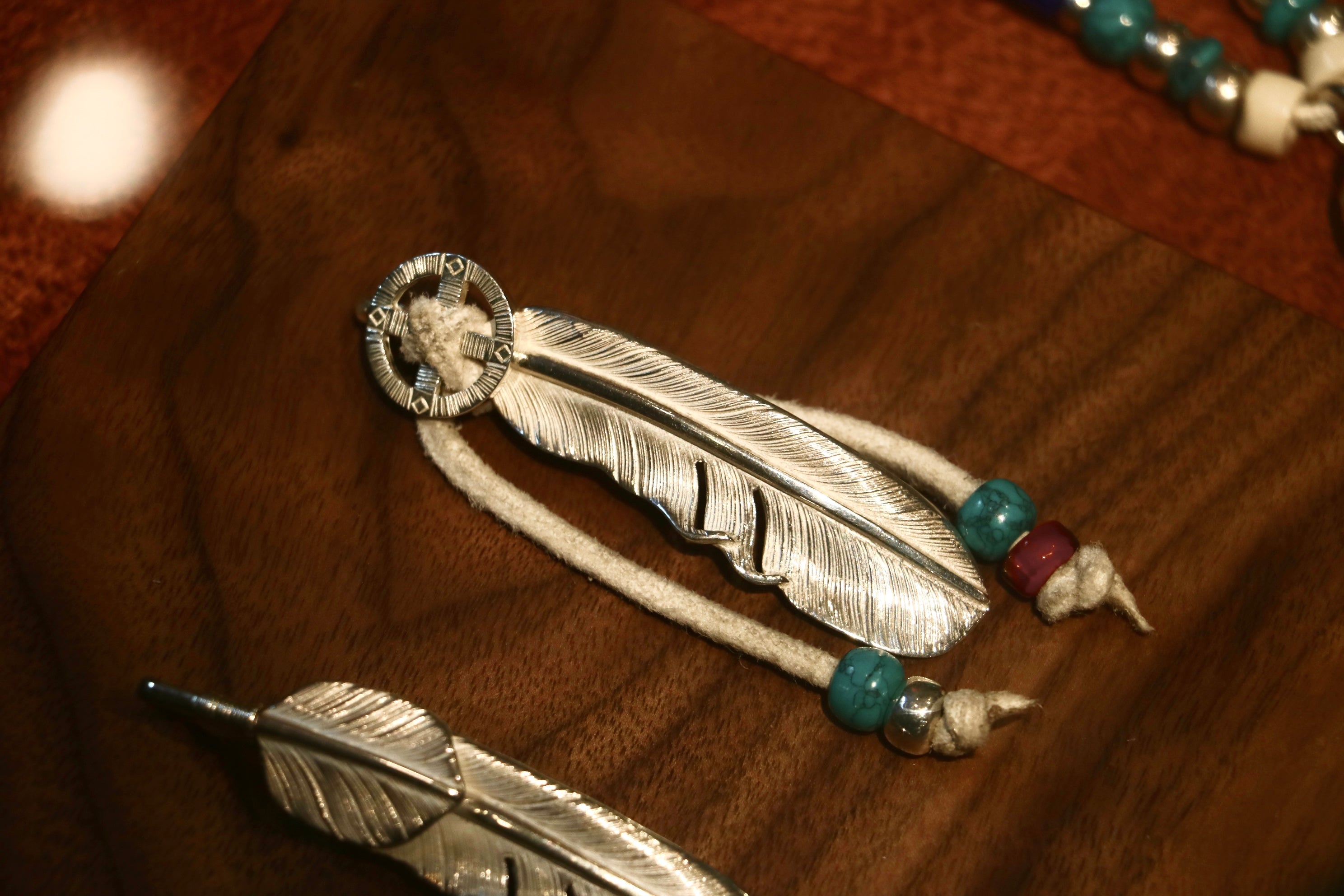 Silver Wheel Feather L