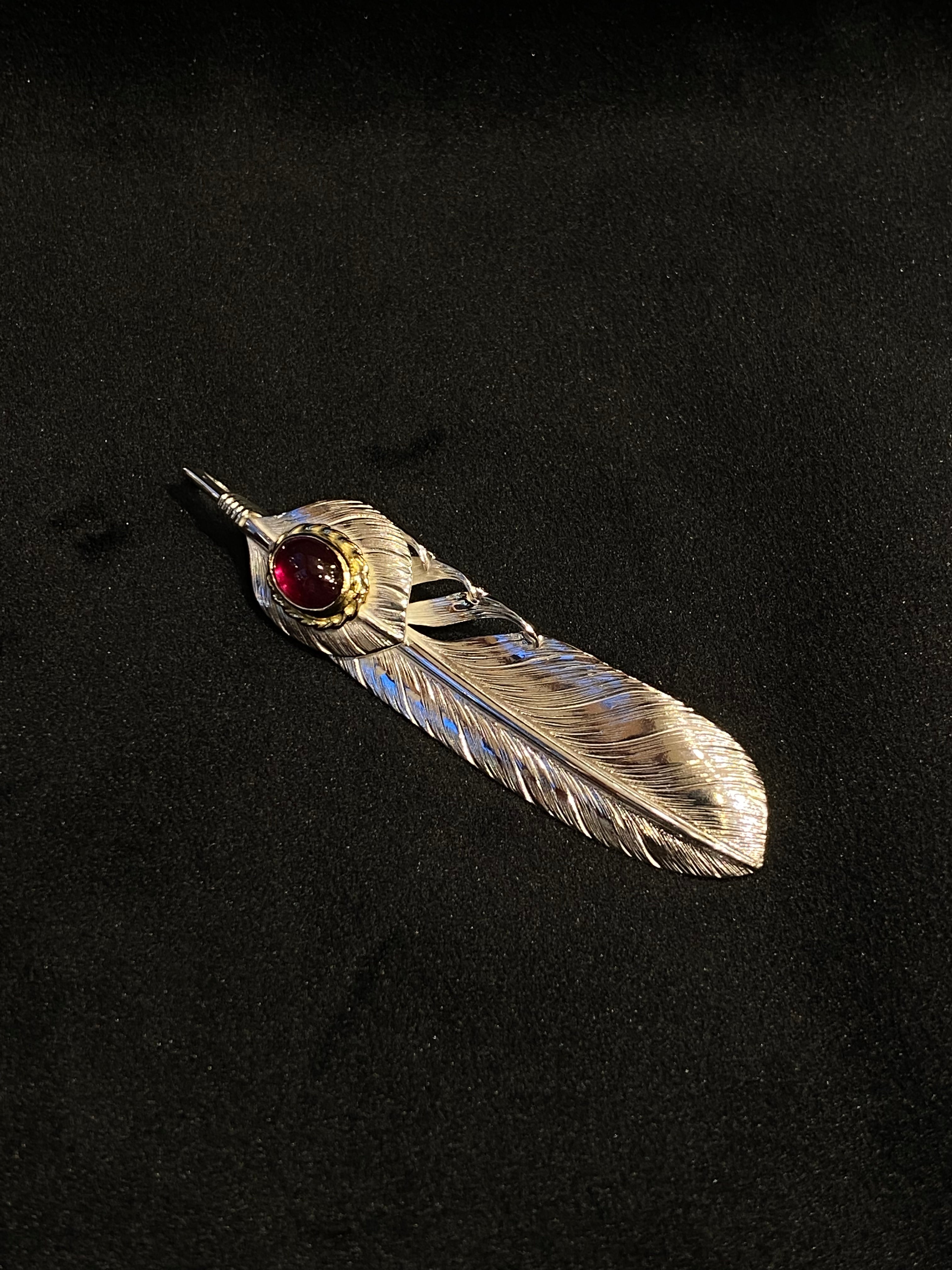 Albatory Top Silver 18Kt Gold Cup Silver Feather Pendant L W/ Garnet