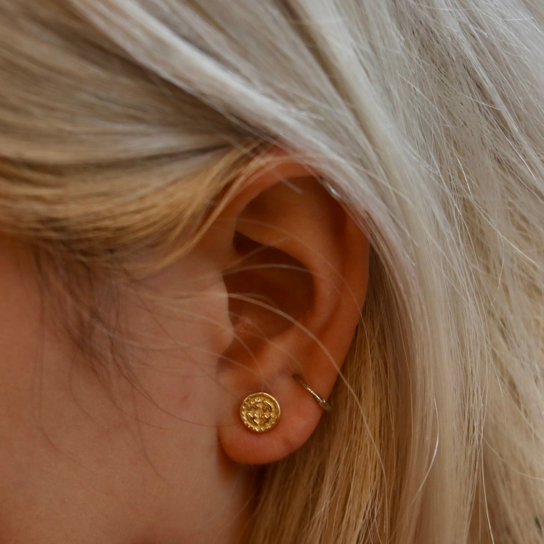 18Kt Gold Hallmark Earring