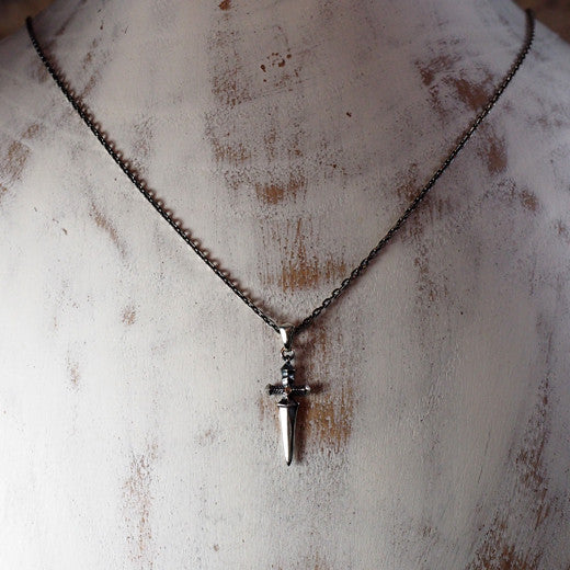 Guardia Dagger Pendant 10