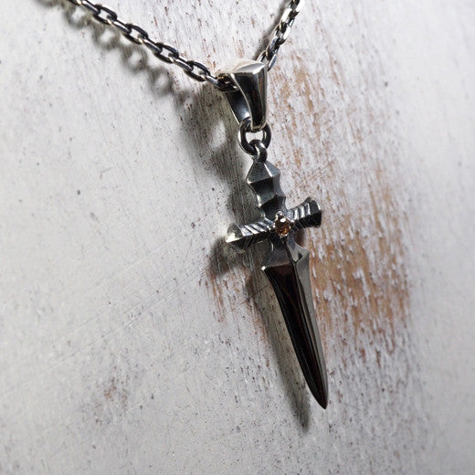 Guardia Dagger Pendant 13