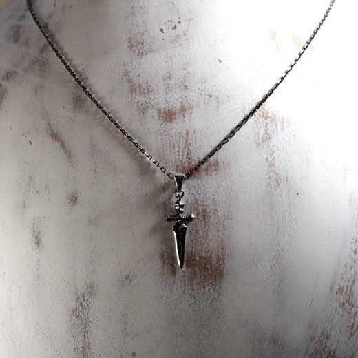 Guardia Dagger Pendant 9
