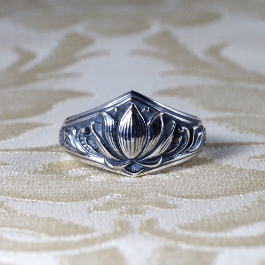 Guardia Lotus Ring 1