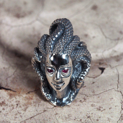 Guardia Medusa Pendant 2