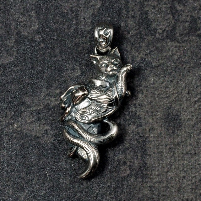 Guardia Nekomata Pendant 4
