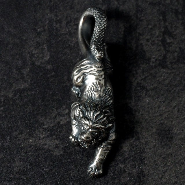 Guardia Nue Pendant 6