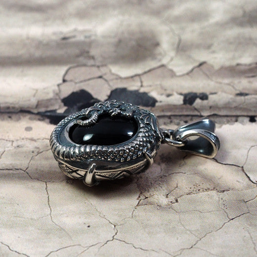 Guardia Ouroboros Pendant 2