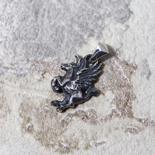 Guardia Tiny Pegasus Pendant 3