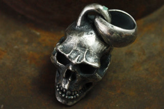 Mad Cult - Arosa Skull Pendant_2