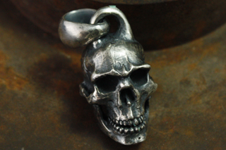 Mad Cult - Arosa Skull Pendant_4