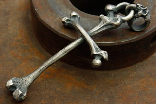 Mad Cult - Bone Cross Top Skull Pendant_1