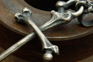 Mad Cult - Bone Cross Top Skull Pendant_4