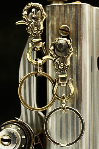 Mad Cult - Finger Bone Clip Brass Keyring_1