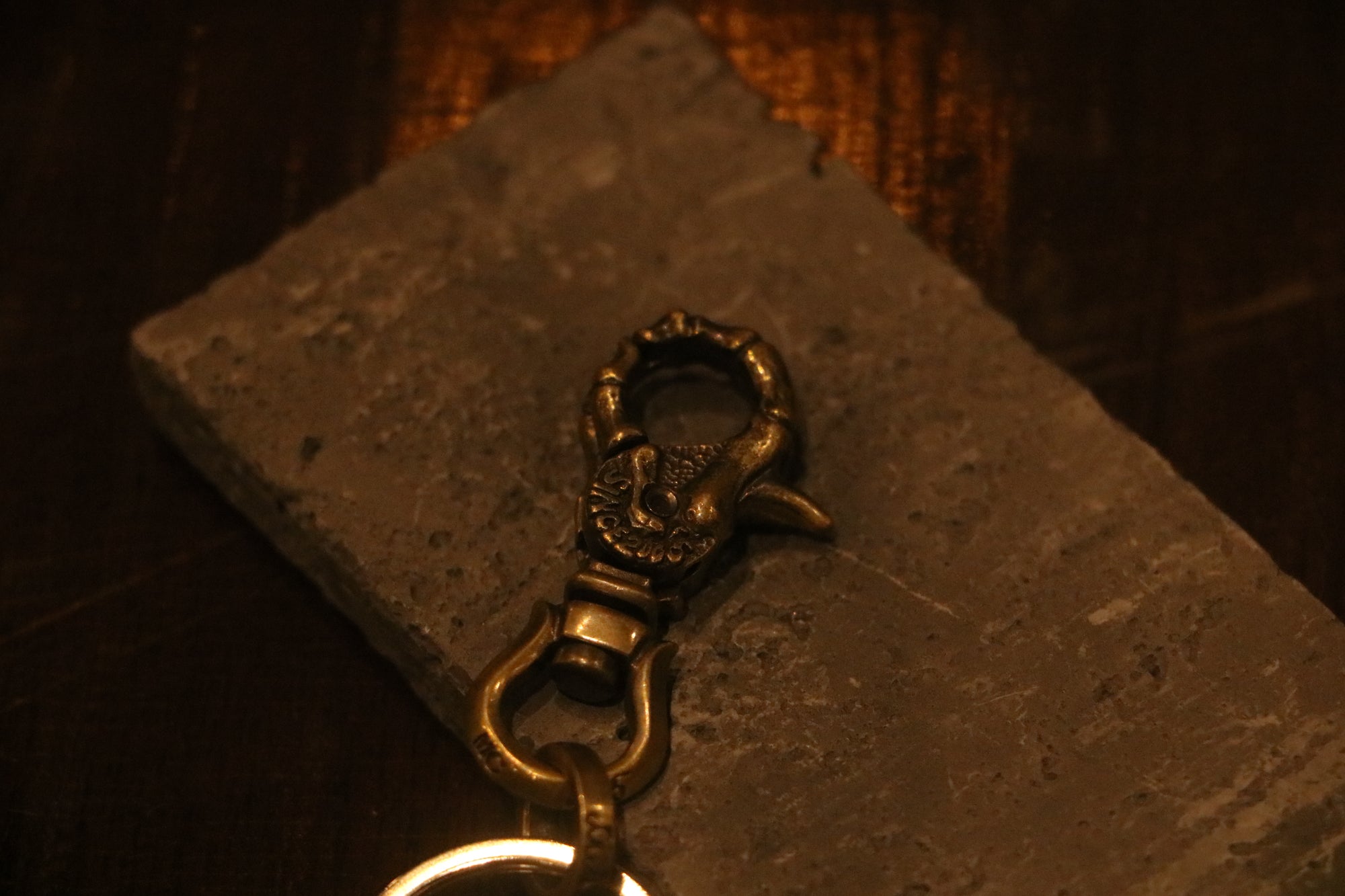 Mad Cult - Finger Bone Clip Brass Keyring_5