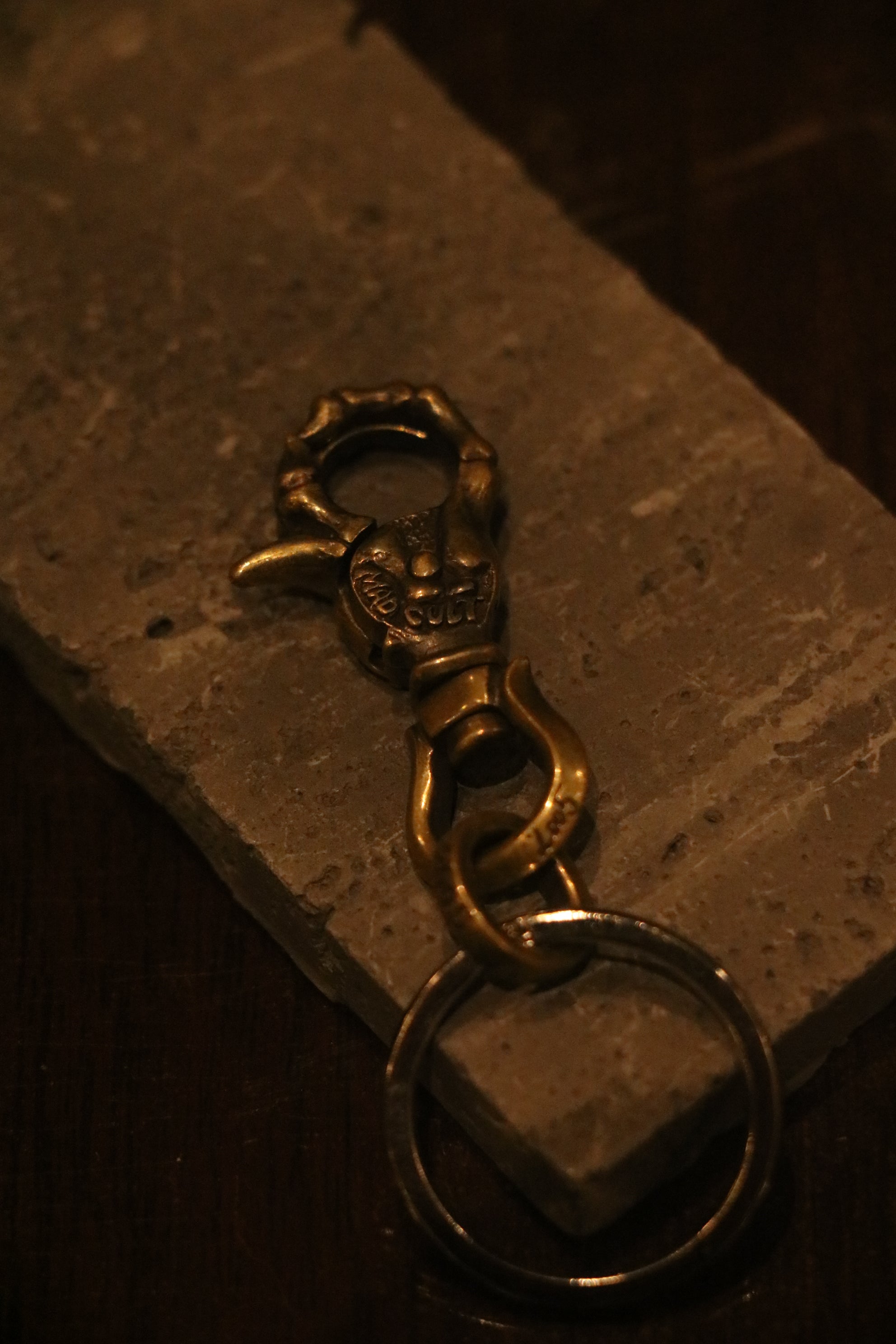 Mad Cult - Finger Bone Clip Brass Keyring_6