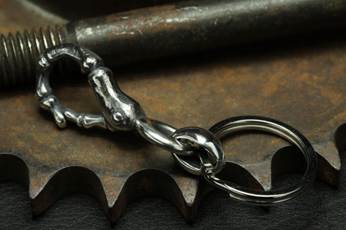 Mad Cult - Finger Bone Hook S Keyring_1