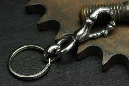 Mad Cult - Finger Bone Hook S Keyring_3