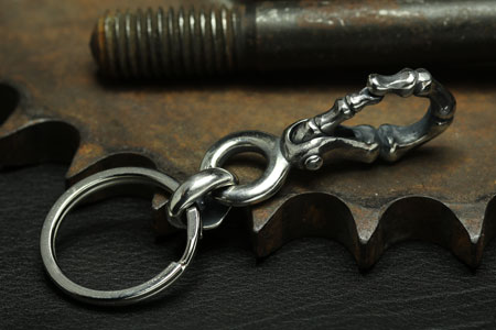 Mad Cult - Finger Bone Hook S Keyring_4