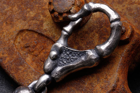 Mad Cult - Finger Bone Hook with GYUGA Skull Keyring_2