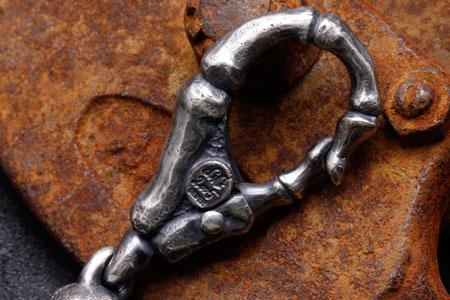 Mad Cult - Finger Bone Hook with GYUGA Skull Keyring_3